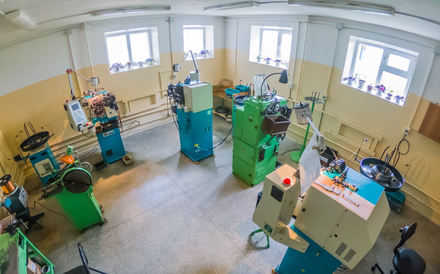 участок с автоматами для навивки пружин