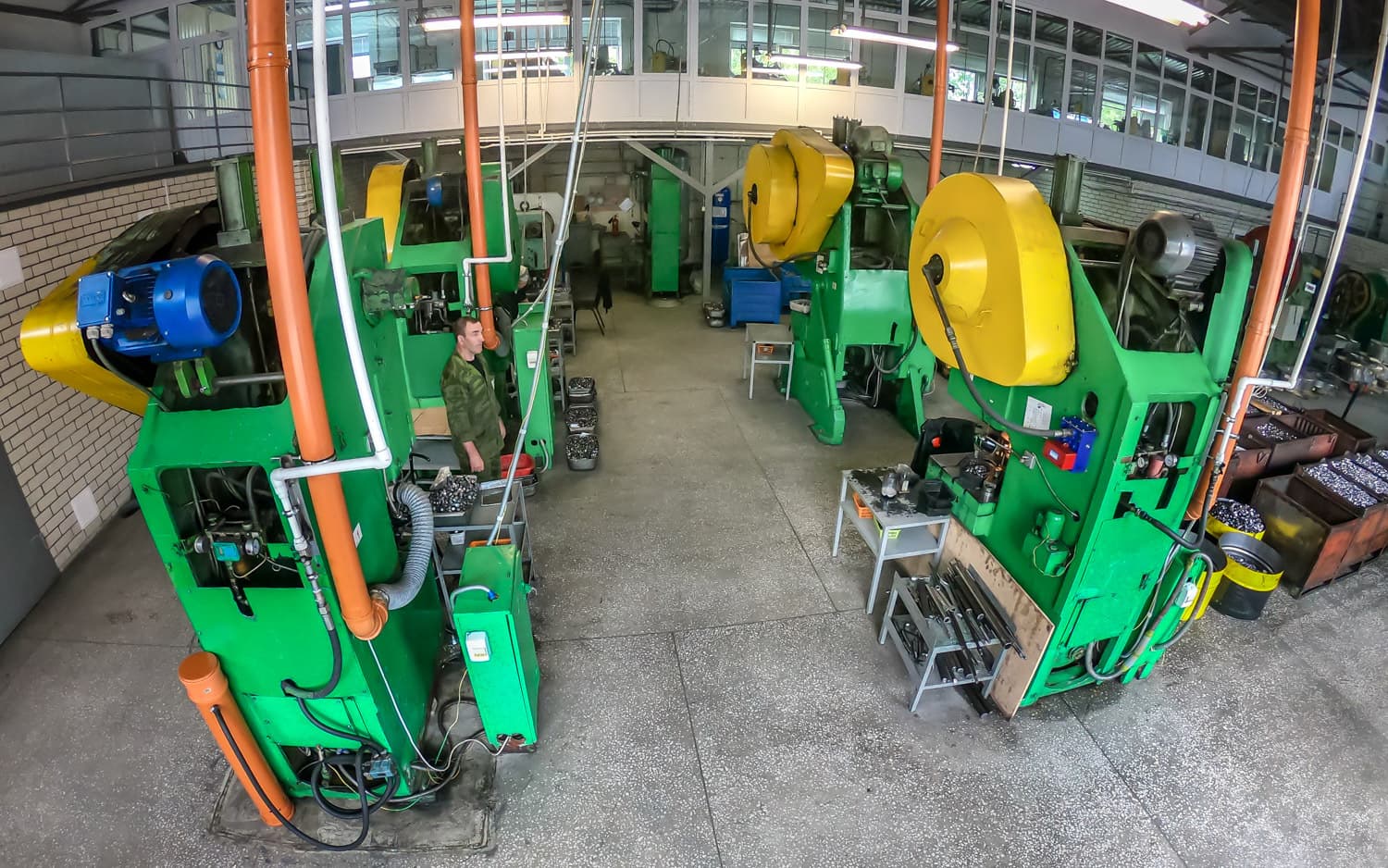 один из участков штамповочного цеха